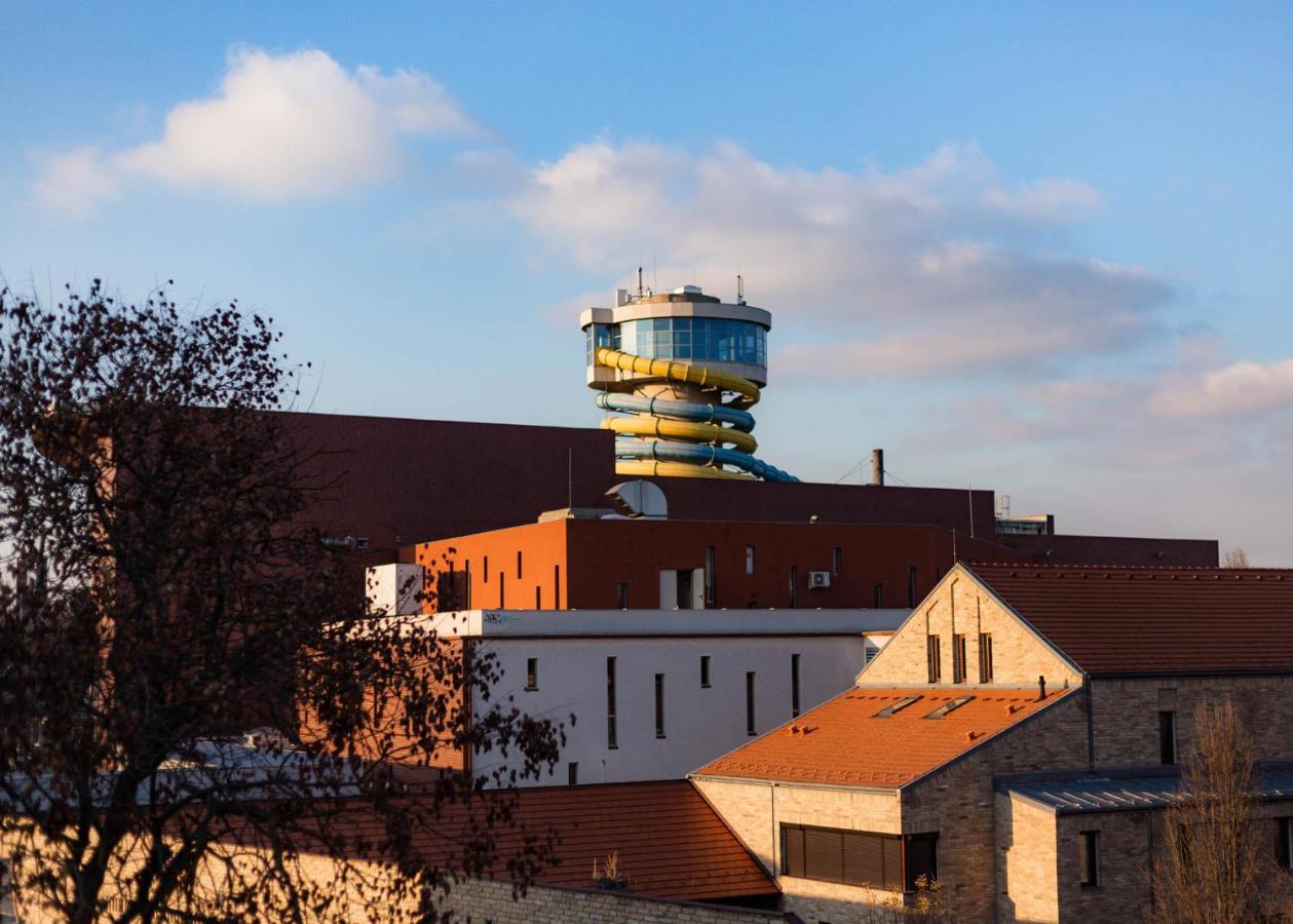 Maya Panzio-Rezidencia Szeged Exterior foto