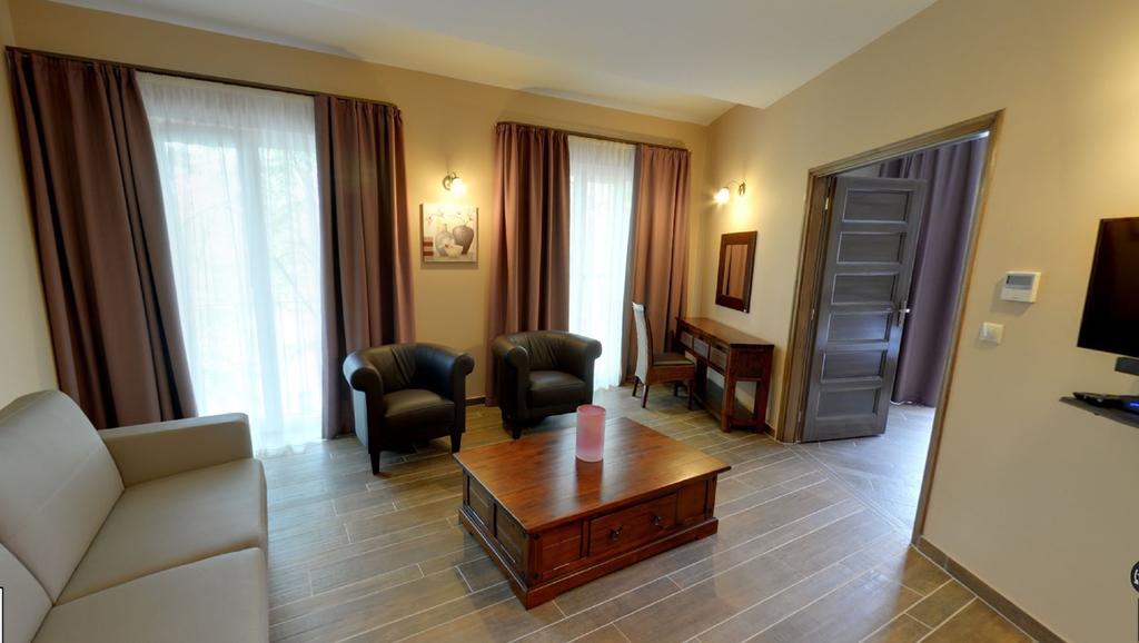 Maya Panzio-Rezidencia Szeged Exterior foto